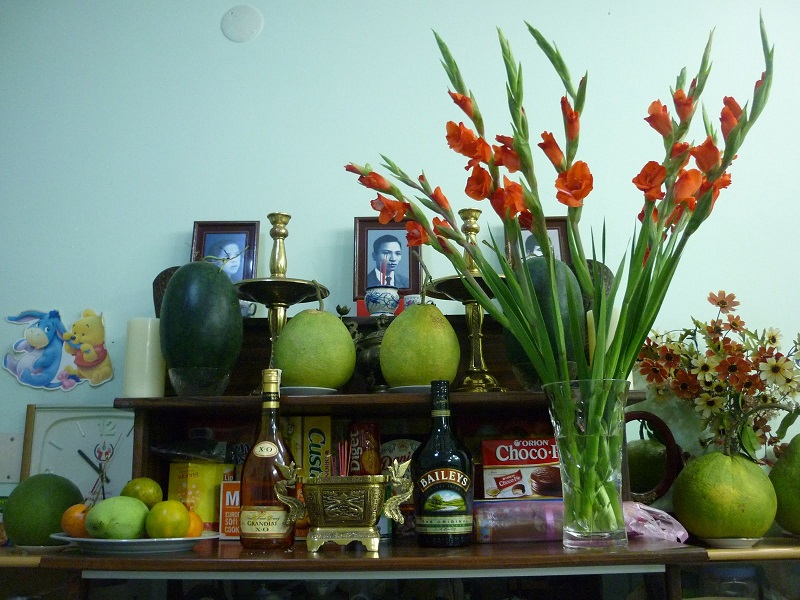 Tầm quan trọng của việc mua hoa cắm bàn thờ